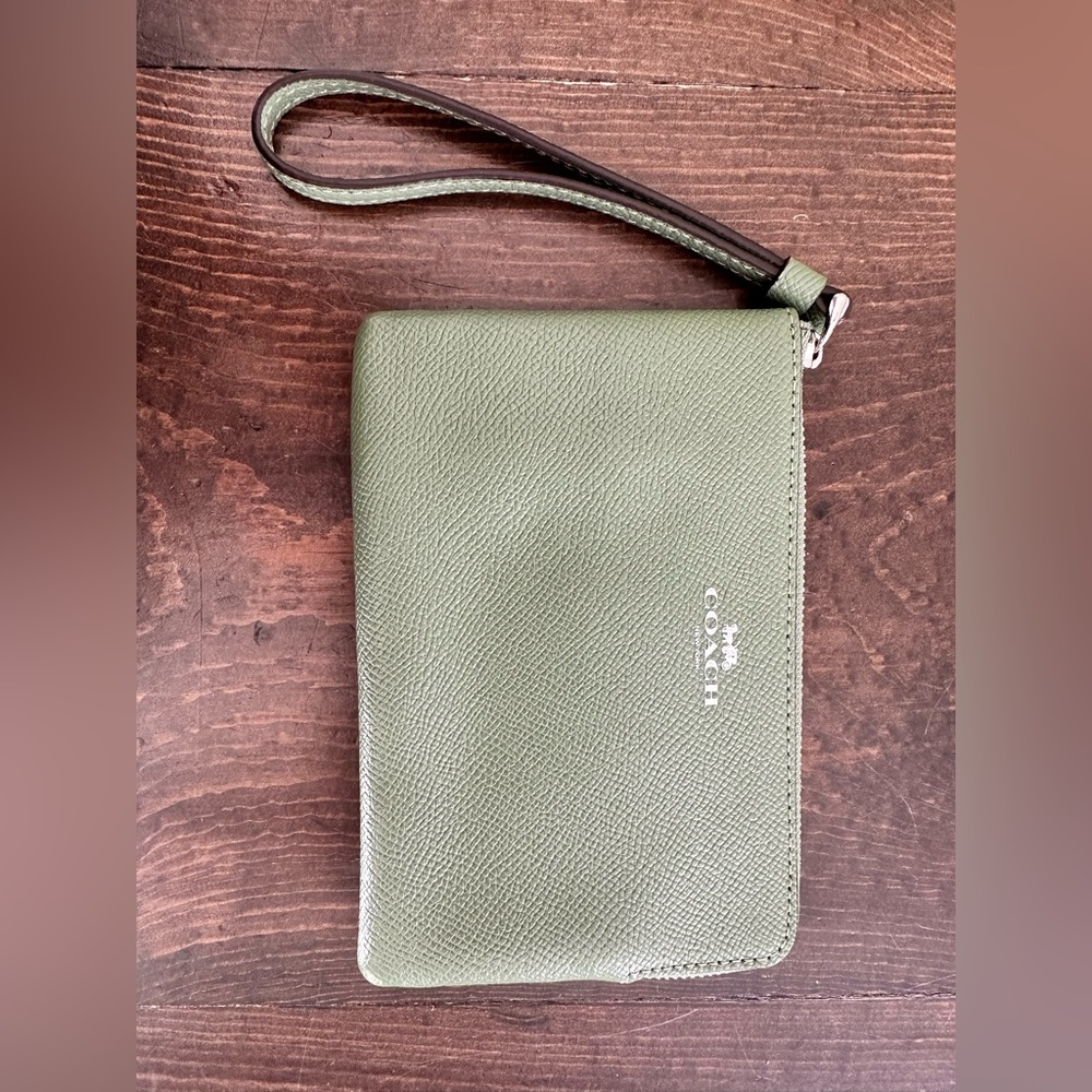 Coach Green Leather Wristlet